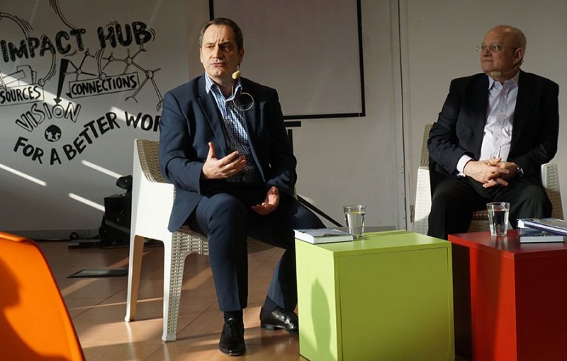 Raoul Ross (GM ALU România) și Prof. Dr. Lazăr Vlăsceanu (dreapta)