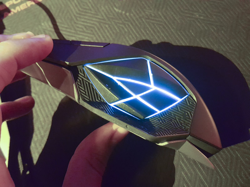 petrecere-asus-rog-7