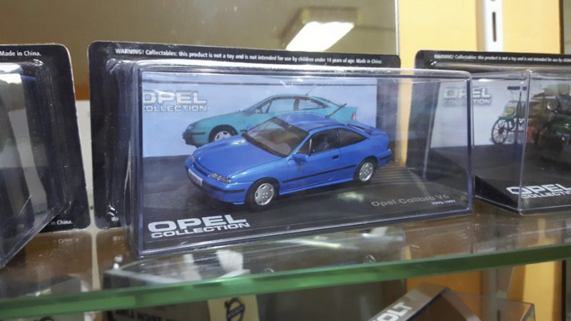 machete auto opel calibra