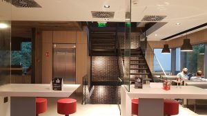 kfc mihai bravu interior