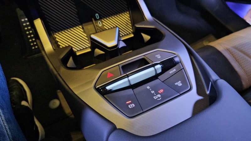 bmw iX3 selector viteză
