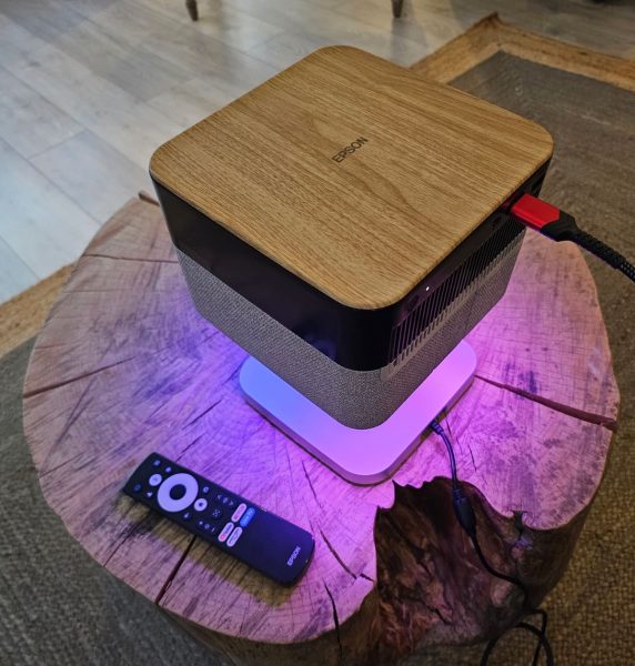 proiector epson cu boxa și veioză