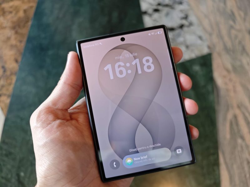 samsung fold8 display